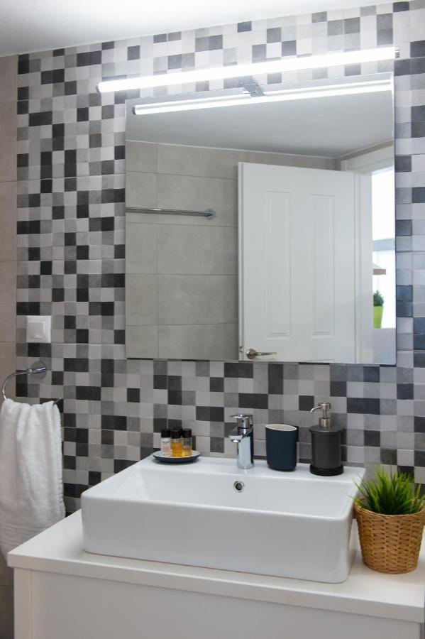 Grey House Villa Exambela ภายนอก รูปภาพ