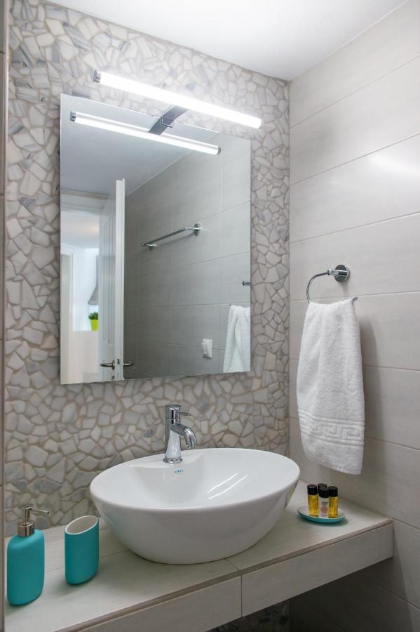 Grey House Villa Exambela ภายนอก รูปภาพ