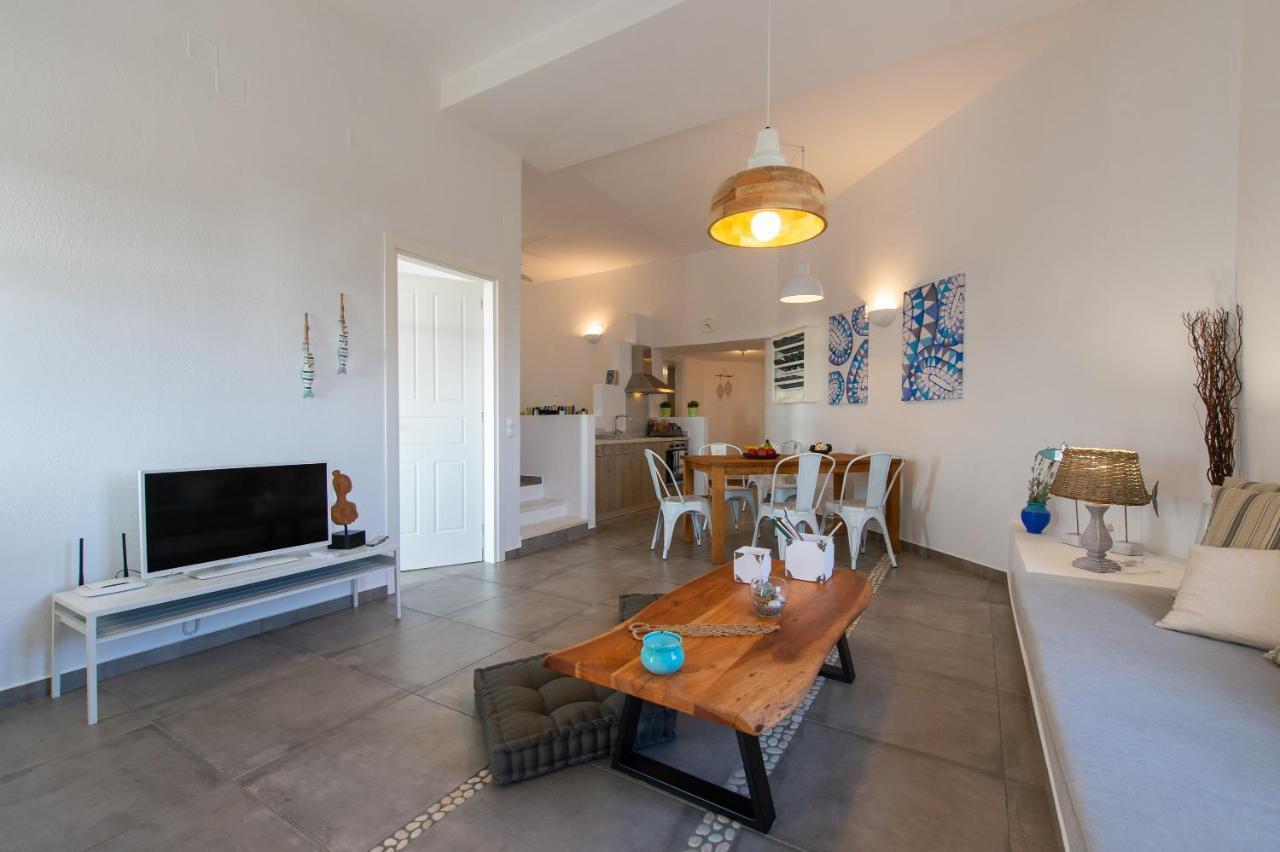 Grey House Villa Exambela ภายนอก รูปภาพ